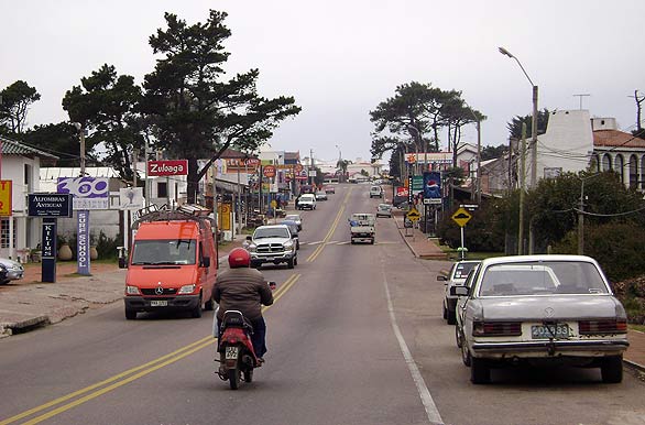 Rua principal em La Barra - La Barra / Jos Ignacio