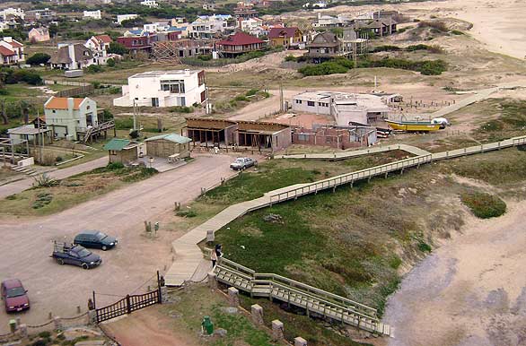 Conserva su estilo de aldea de pescadores - La Barra / Jos Ignacio
