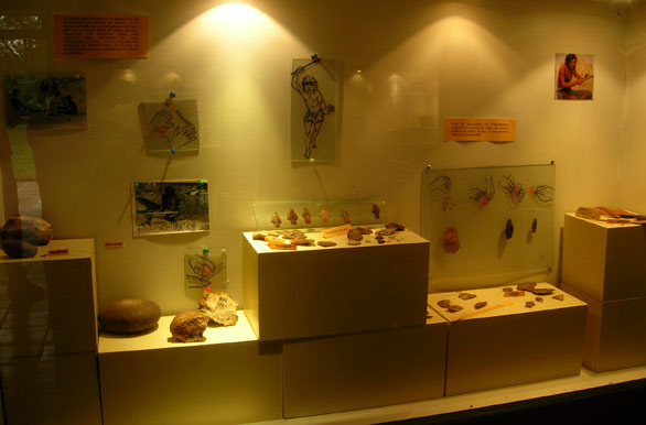 Instrumentos de piedras en el Museo - Paysand