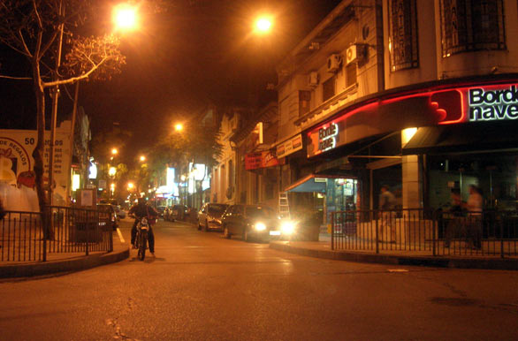 Calle nocturna - Salto
