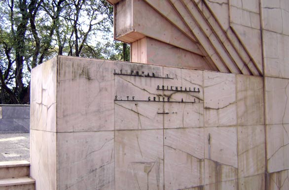 Monumento a los 33 Orientales - Treinta y Tres