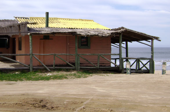 Ranchos y cabaas frente al mar - Valizas / Aguas Dulces