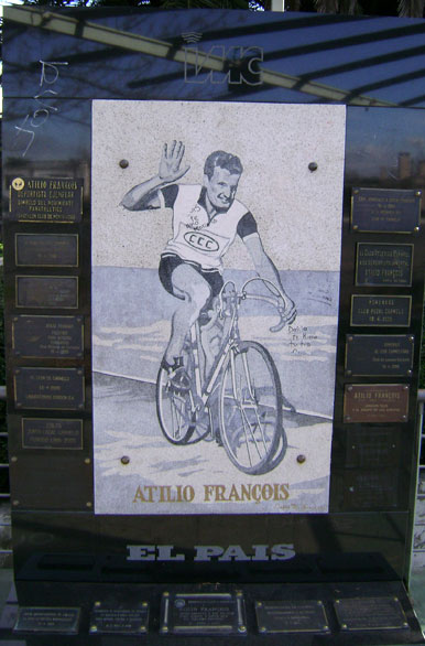 Homenagem ao ciclista Atilo - Carmelo