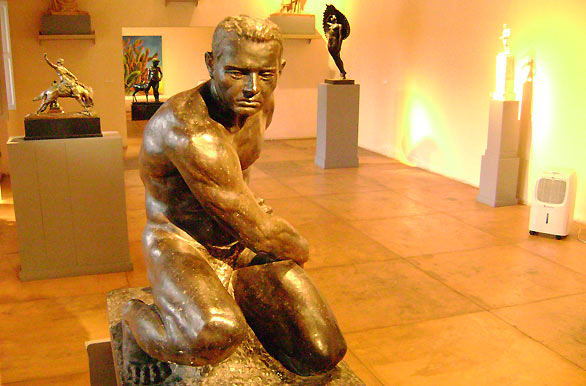 Escultura no Museu Nicolás Uriburu - Maldonado