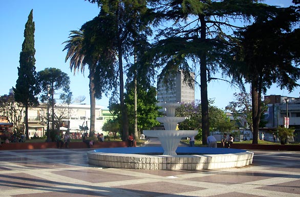 Fuente en Plaza Independencia - Melo