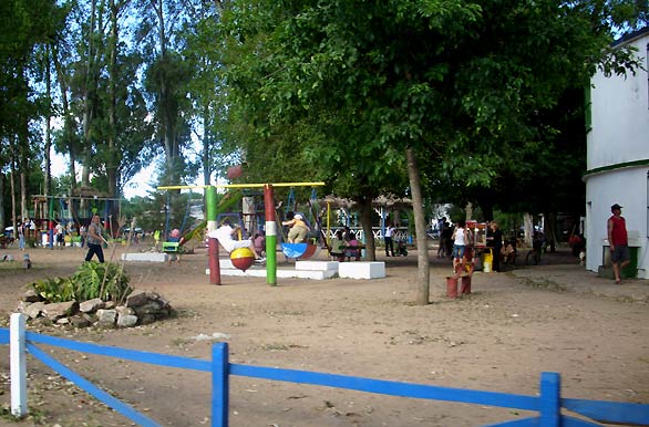 Jogos no parque Zorrilla - Melo
