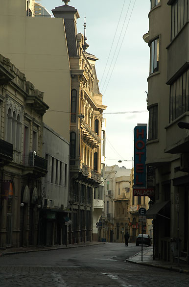 Rua ao porto - Montevidéu