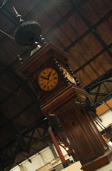 Antiguo reloj del mercado - Montevideo