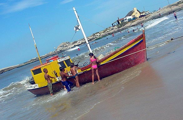 Futuros pescadores - Punta del Diablo