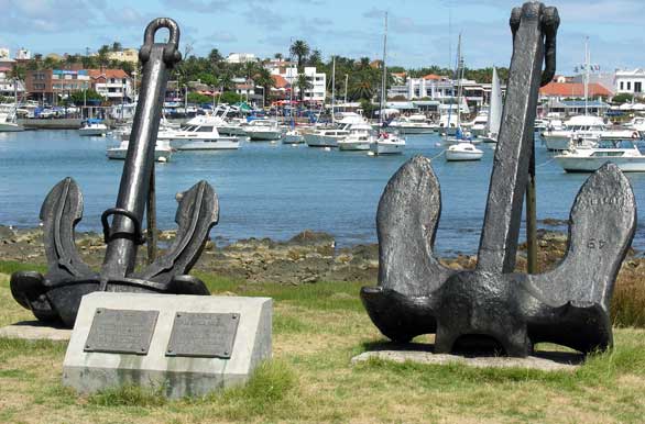 Símbolos de la fusión de los Océanos - Punta del Este